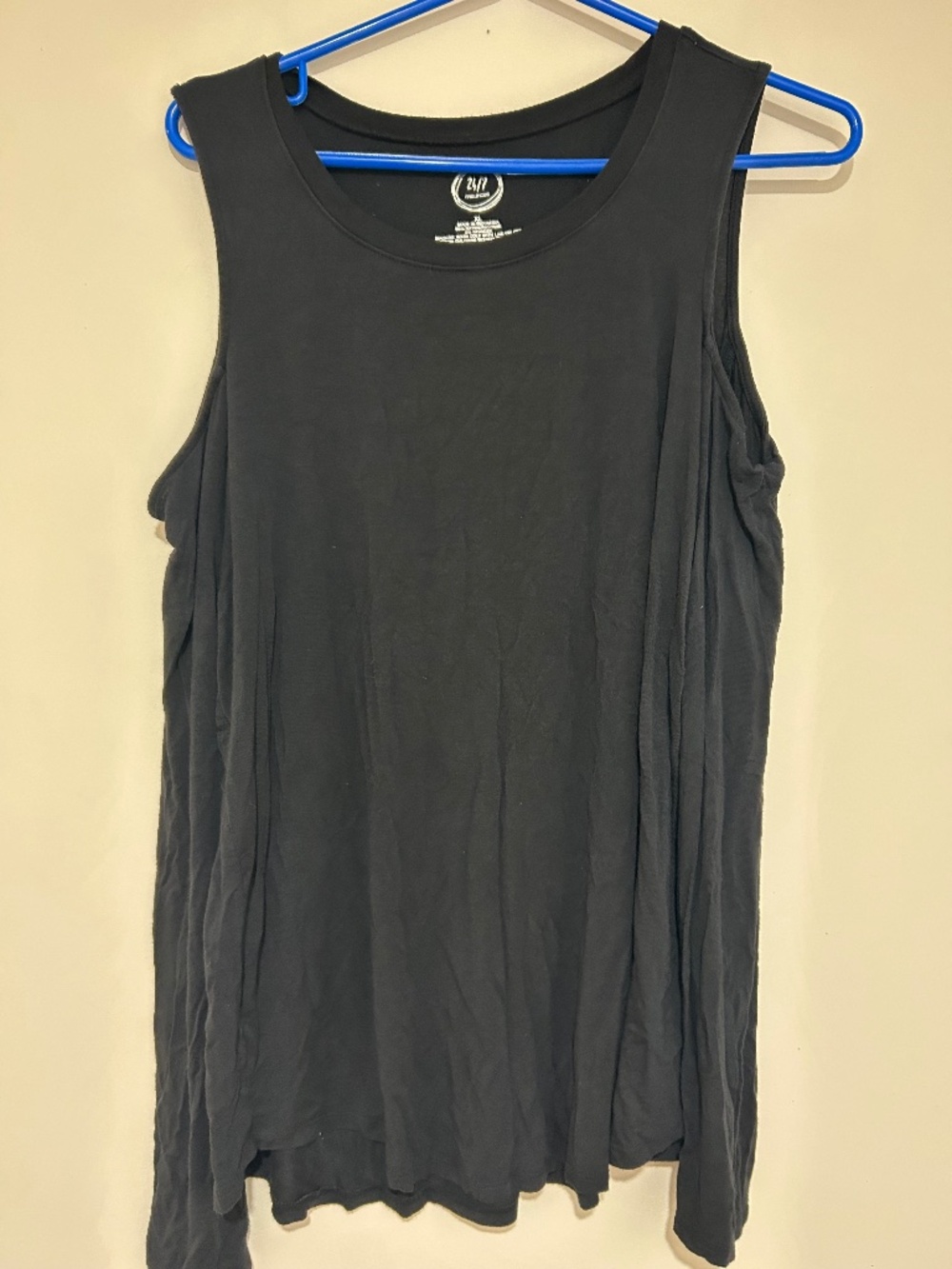 Cut out long sleeved shirt